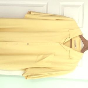 Beautiful pale yellow Tommy Bahama Men’s shirt